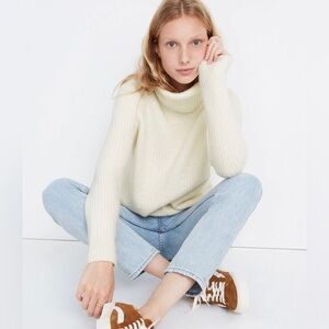 Madewell: Mercer Turtleneck Sweater in Coziest Yarn. XS/Antique Cream.